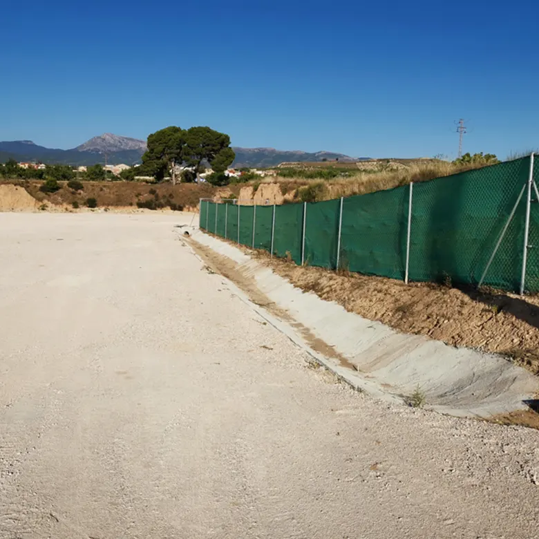 Canal de aguas en escombrera CH