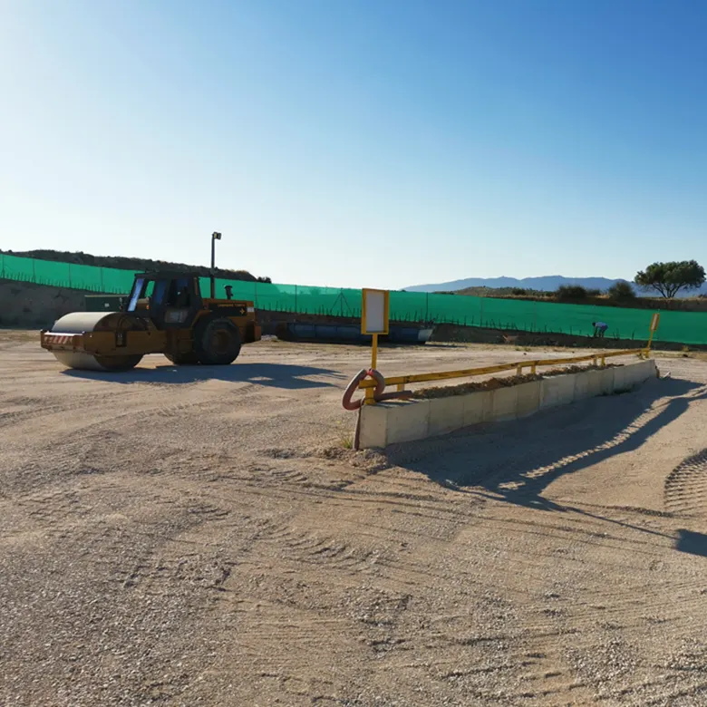 Muro de contención en escombrera de Murcia